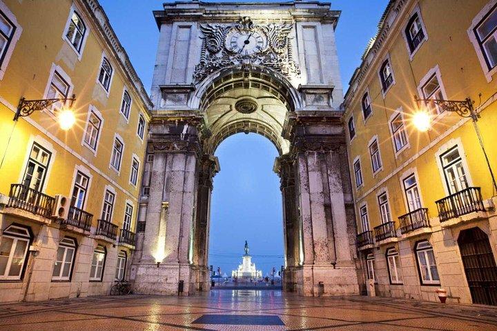 Lisbon Full Day Discovery Tour in Private Vehicle