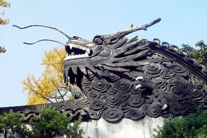 Shanghai Day Tour to Zhujiajiao Water Town, Yu Garden, Bazaar, Bund