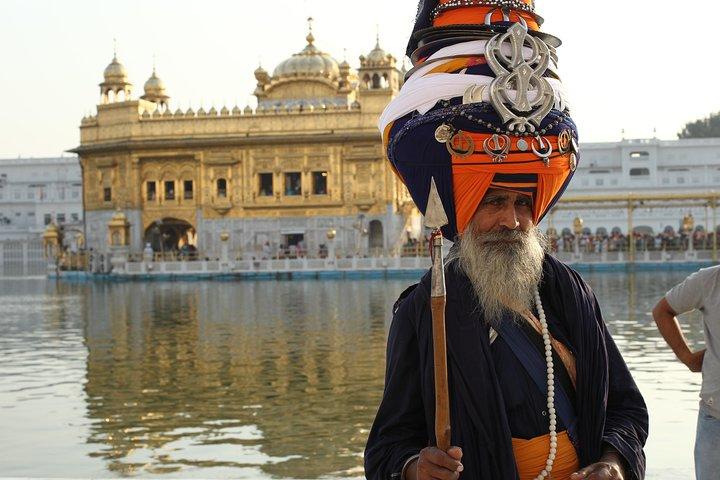 Amritsar 1 Day Tour (Golden Temple, Jallianwala Bagh, Wagah Border & Shopping)