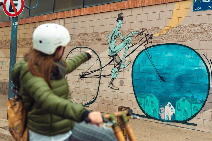 Private BA Street Art Bike Tour: Hidden Graffiti & Urban Culture