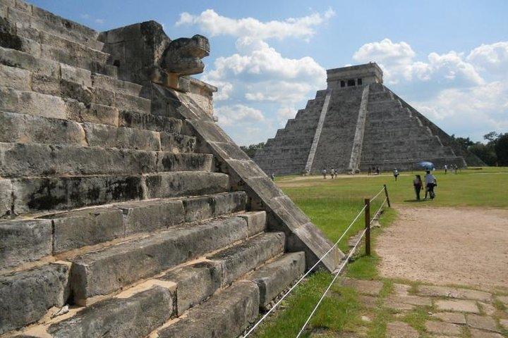 Private Chichen Itza Tour with Cenote Swim & Lunch from Cancun