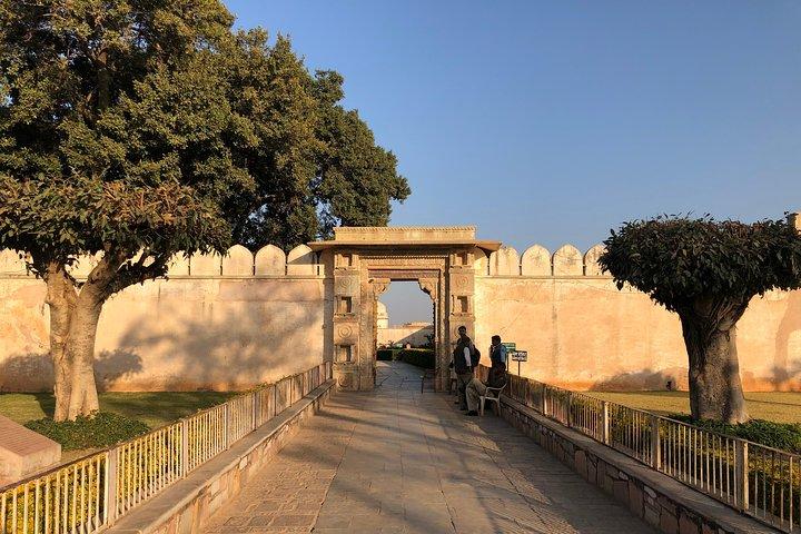 Guided Chittorgarh Fort Day Tour from Udaipur With Lunch