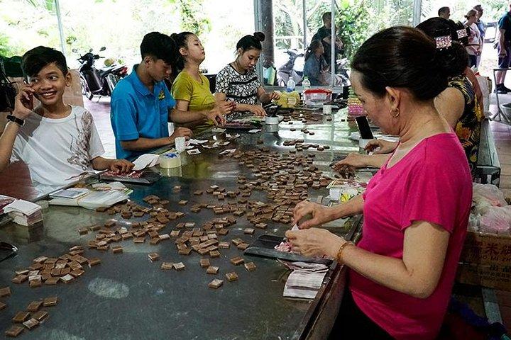 Authentic Mekong Delta Floating Market Full Day: Private or Group