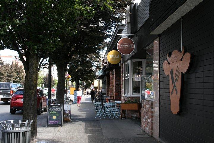 Downtown Victoria Food & City Tour