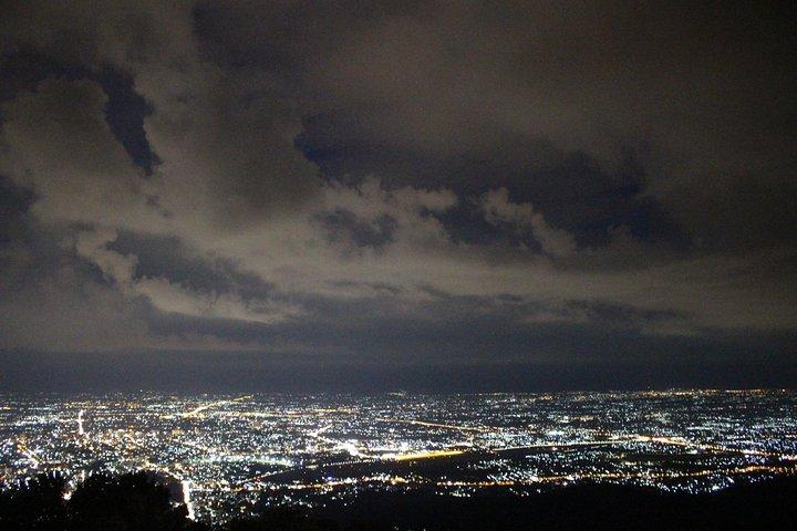 Best seller!! Amazing Night tour, Doi Suthep + Wat umong - Top Must visit!