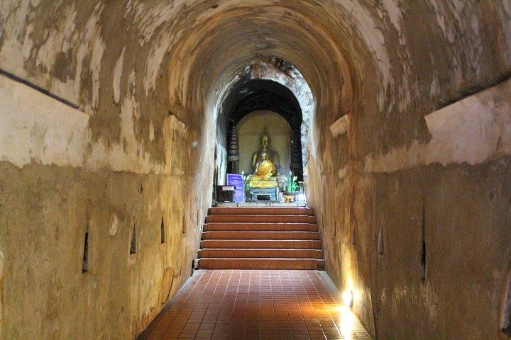 Best seller!! Amazing Night tour, Doi Suthep + Wat umong - Top Must visit!