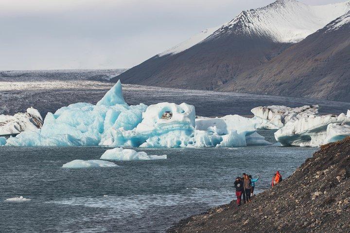 South Coast, Diamond Beach and Glacier Lagoon Day Tour