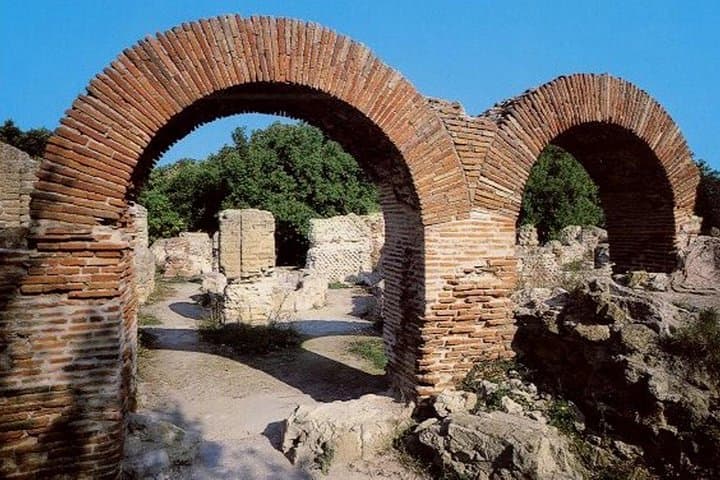 Private Tour from Naples to Phlegrean Fields, Pozzuoli, and Cuma