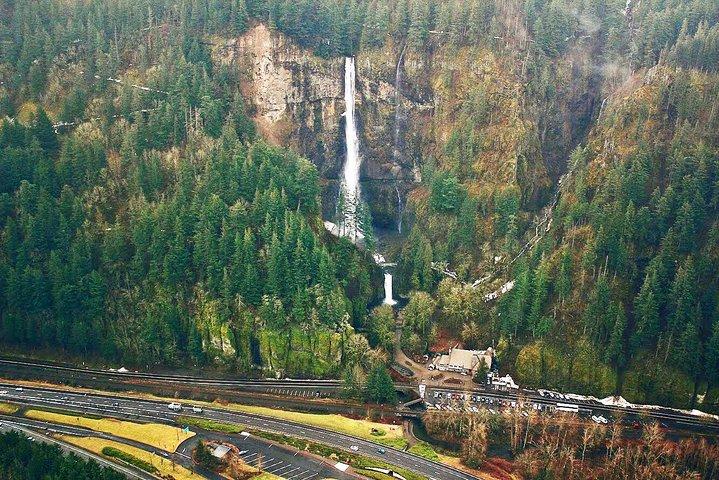 Multnomah Falls and Columbia River Gorge Tour by Envi Adventures