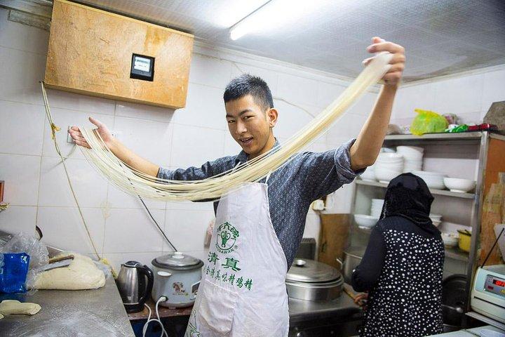 Eat Like a Local: Street Breakfast Tour in Shanghai
