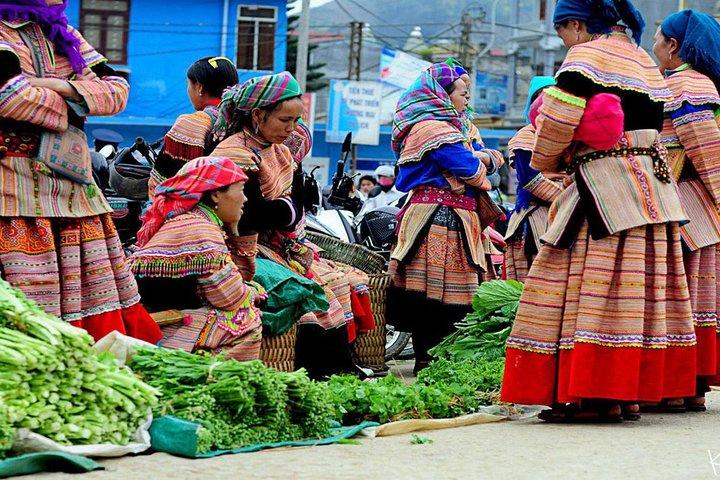 Sapa Easy Trek with Bac Ha Market 2D3N
