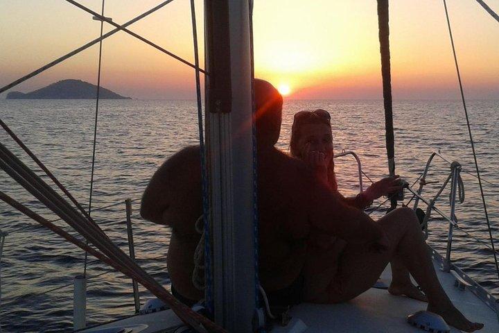 3 hours Neos Marmaras: Day or Sunset Sailing Tour Coves & Islands
