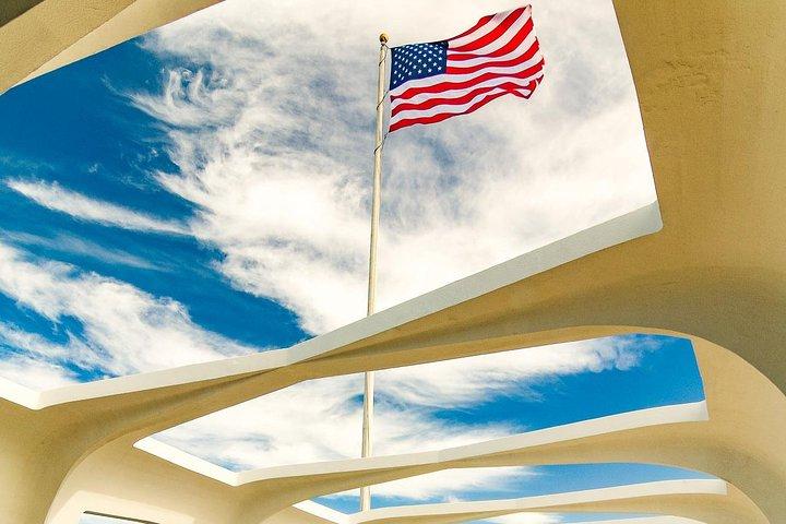 Best of Oahu: Pearl Harbor & Oahu Circle Island Tour from Waikiki