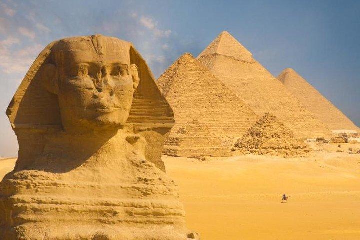 Private Full- Day Trip to Pyramids, Egyptian Museum & Khan el khallil