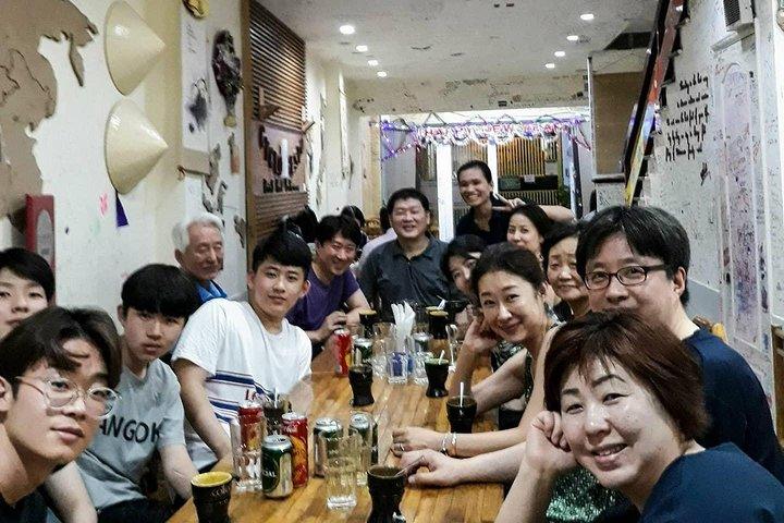 1-hour cyclo trip combined Vietnamese family meal