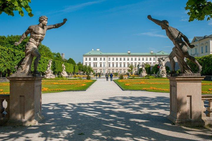 Salzburg and Lakes Day Trip from Vienna with Photo Stop in Melk