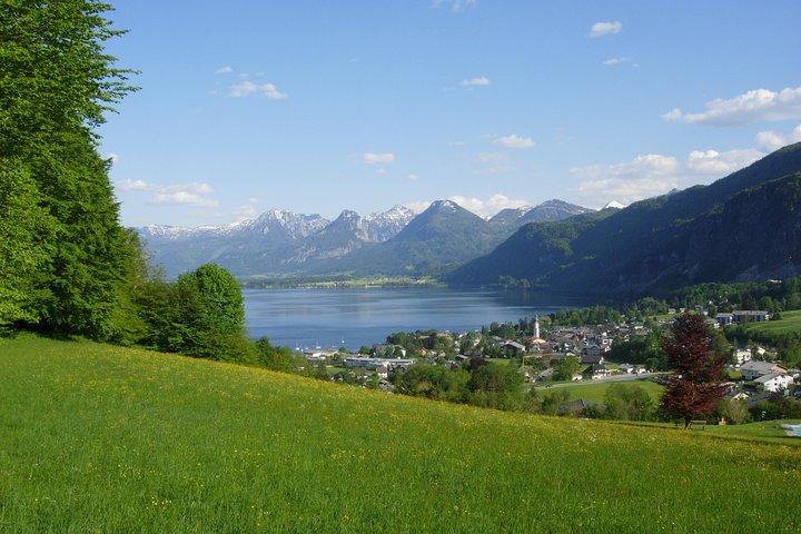 Salzburg and Lakes Day Trip from Vienna with Photo Stop in Melk