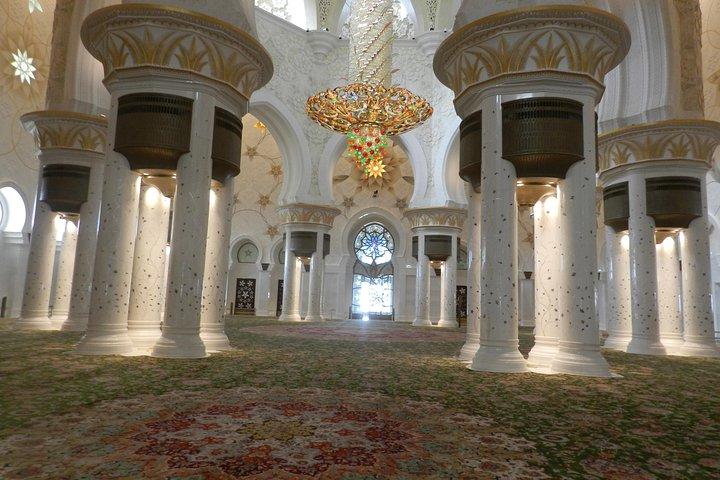 Abu Dhabi City Tour from Dubai with Grand Mosque