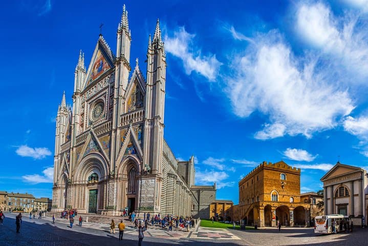 Orvieto and Civita di Bagnoregio Full Day Private Tour from Rome