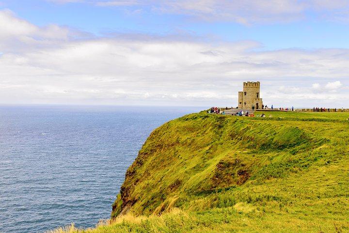 Small Group Cliffs of Moher and Castle Tour from Dublin