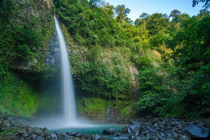 La Fortuna Waterfall, Arenal Volcano Hike & Hot Springs Tour