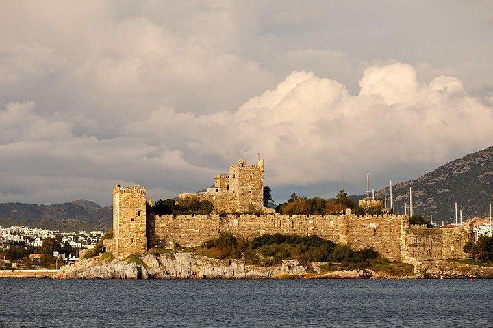 Bodrum Private city Tour: Guide Lunch Entrance Fees included.
