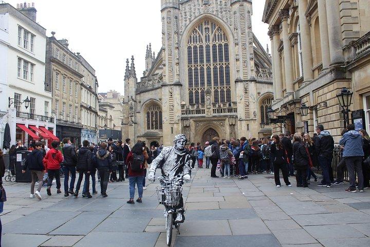 One Way or Round Trip Private Transfer: Heathrow Airport to Bath