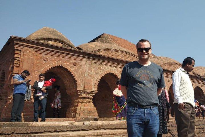 Day trip from Kolkata to Bishnupur for Terracotta Temples and Silk