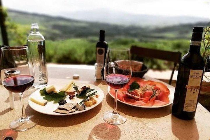 Full-Day 2 Wineries Tour in Montepulciano with Tasting and Lunch