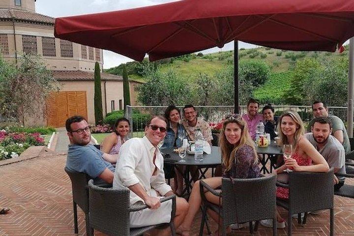 Full-Day 2 Wineries Tour in Montepulciano with Tasting and Lunch