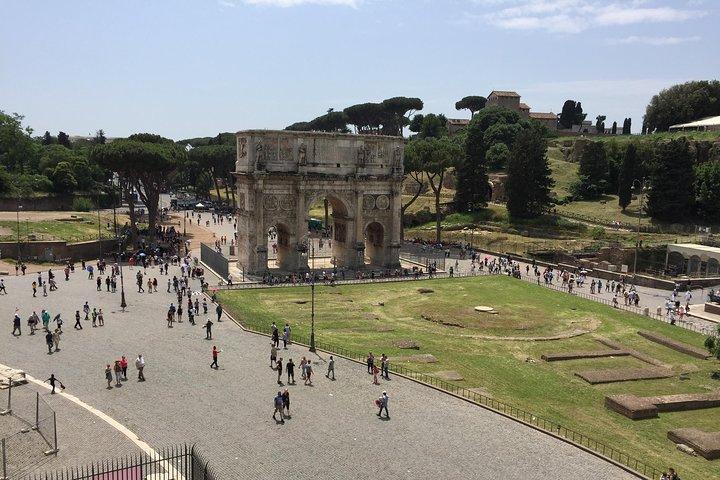 Private Tour of Colosseum with Entrance to Roman Forum