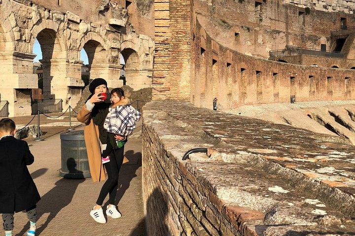 Private Tour of Colosseum with Entrance to Roman Forum