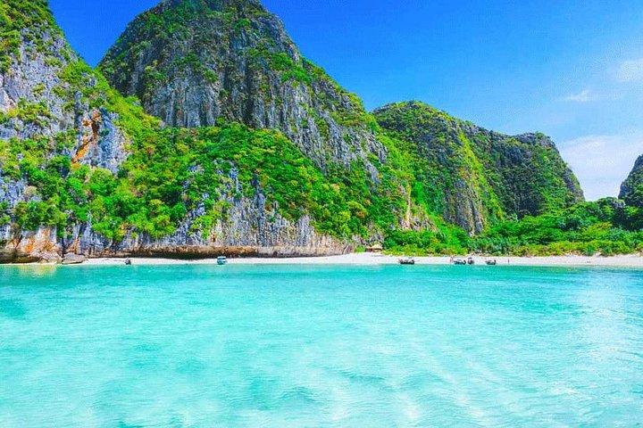 Premium Tour to Phi Phi & Bamboo Island Tours by Speed boat