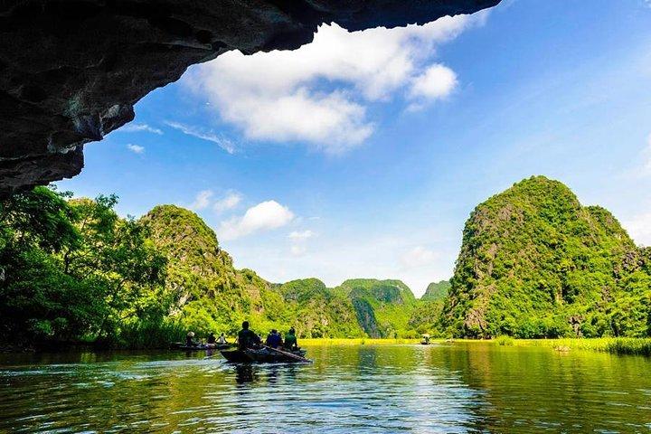 Hanoi - Hoa Lu Ancient & Tam Coc - Halong Bay package tour 6days 5nights