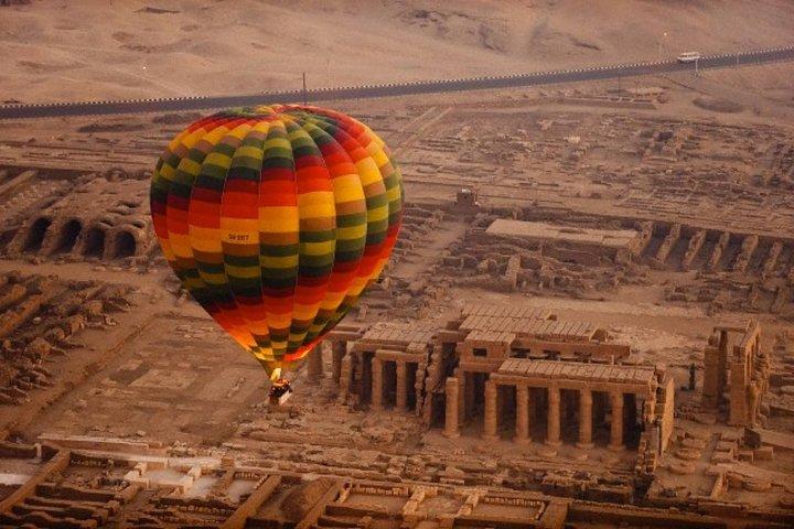 Cairo : 9- Day package (6-night Nile Cruise with Hot air balloon)