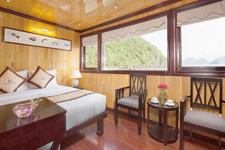 Bai Tu Long boutique & budget cruise 2D: Kayaking, swimming at pristine palaces
