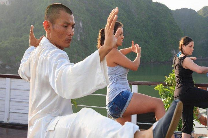 Bai Tu Long boutique & budget cruise 2D: Kayaking, swimming at pristine palaces