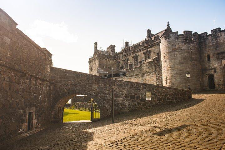 Loch Lomond, Kelpies & Stirling Castle Tour Including Admission