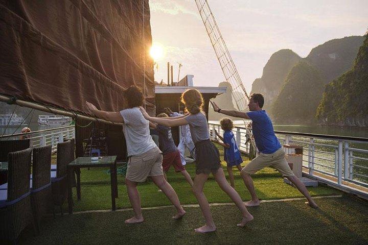 Halong Bay cruise 2 days 1 night