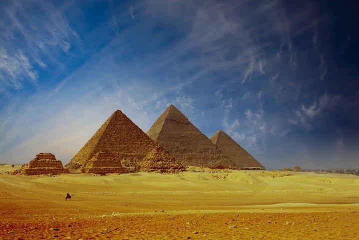 Giza Pyramids And Egyptian Museum Day Tour With Shopping
