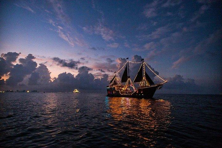 Romantic Dinner on a Spanish Galeon in Cancun