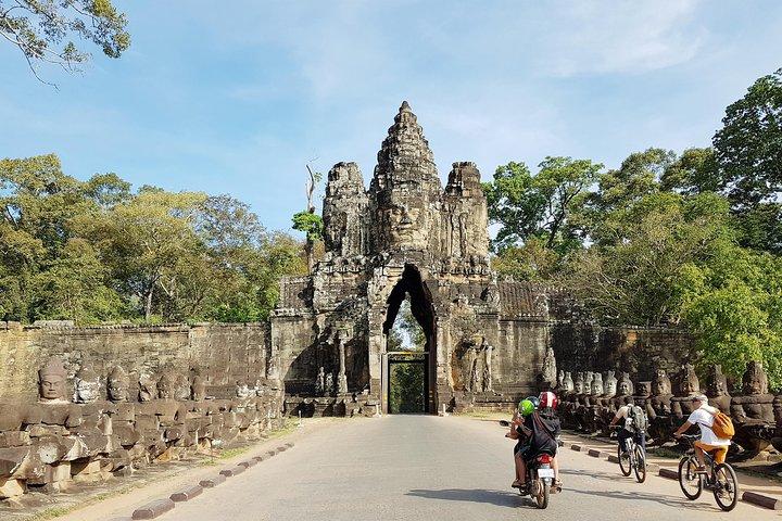 2-Days Private Tour in Angkor Sunrise, Banteay Srei and Beng Mealea Temple