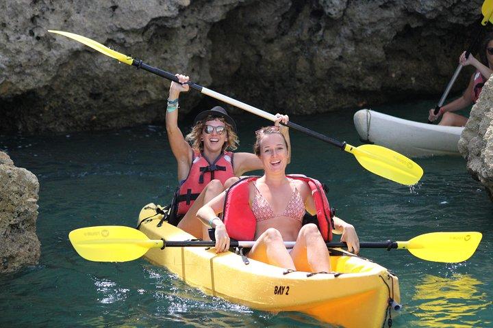 Kayak tour in Lagos to visit the caves with snorkeling.