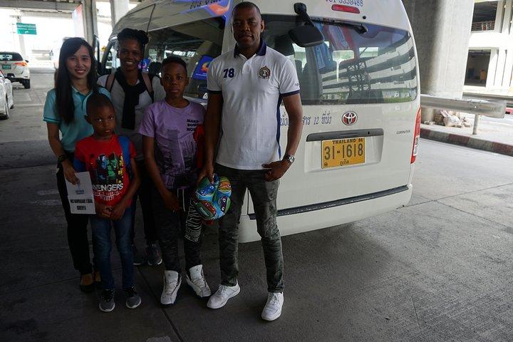Private Mini Bus Rental in Phuket with Experienced Guide/Driver