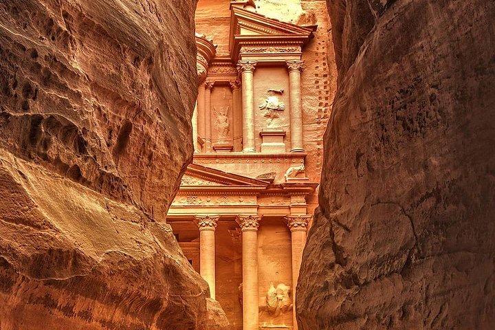 Private Transfer From Amman City To Petra