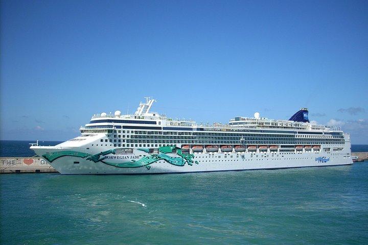 Civitavecchia to Rome and back - Private Roundtrip Transfer