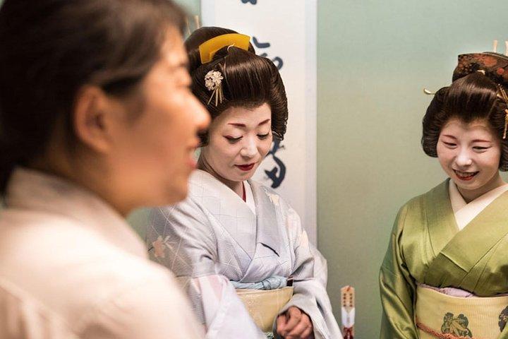 Authentic Geisha Performance with Dinner in Tokyo
