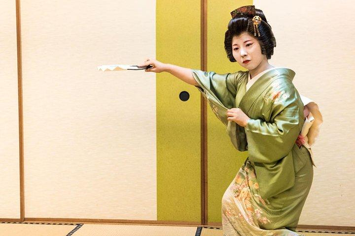 Authentic Geisha Performance with Dinner in Tokyo