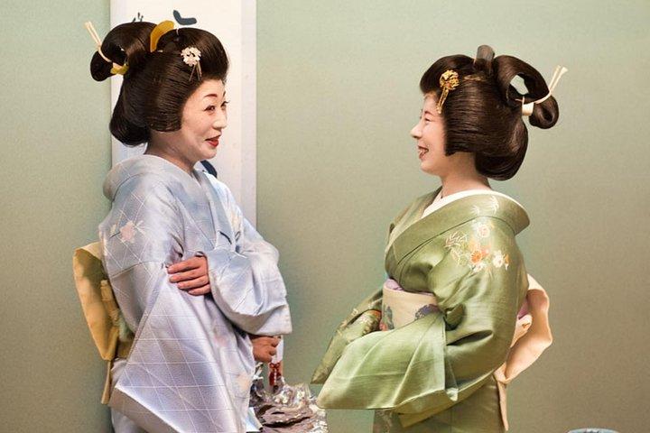Authentic Geisha Performance with Dinner in Tokyo