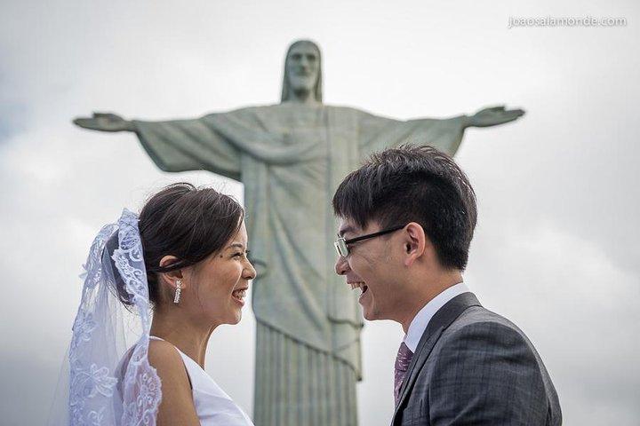 Private Tour: Christ the Redeemer & Sugarloaf with Private Photographer